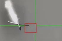 Cột lửa và khói khổng lồ bốc cao sau một vụ không kích ban đêm nhằm vào khu vực đô thị, cho thấy mức độ leo thang nghiêm trọng của xung đột tại Trung Đông.