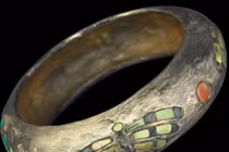 Vén màn bí ẩn chiếc vòng tay quyền lực của Nữ hoàng Ai Cập