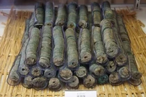 Khai quật kho báu khổng lồ gồm 100.000 đồng tiền cổ