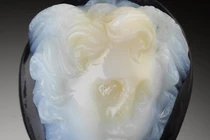 Phát hiện đá mã não khắc hình Nữ thần Rắn Medusa 