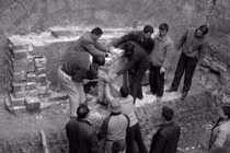 Hơn 230 báu vật trong mộ cổ của bé gái 9 tuổi, người này là ai?