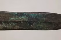 Hai thanh kiếm cổ vẫn sắc bén sau hơn 2.000 năm 