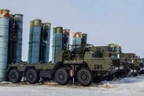 Các bệ phóng tên lửa đất đối không của hệ thống phòng không S-400