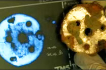 Phát hiện cổ vật người Saxon kỳ bí chứa bí mật gây tranh cãi