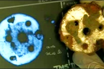 Phát hiện cổ vật người Saxon kỳ bí chứa bí mật gây tranh cãi