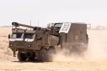 Pháo tự hành SIGMA 155 Roem của Pháo binh Lực lượng Phòng vệ Israel (IDF), trang bị pháo 155 mm tầm bắn tối đa khoảng 40 km, hệ thống nạp đạn tự động, kíp chiến đấu 3 người và khả năng tác chiến “bắn – cơ động” nhờ hệ thống chỉ huy, điều khiển số hóa. (Ảnh: Bộ Quốc phòng Israel)