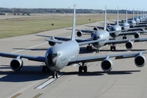 Iran tung đòn phá hủy 5 máy bay tiếp nhiên liệu của Mỹ