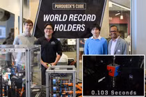 4 sinh viên "hô biến" robot giải rubik nhanh hơn nháy mắt 