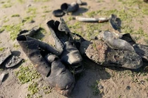 Hàng trăm đôi giày da từ thế kỷ 19 trôi dạt 