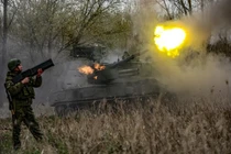 Nga tấn công áp đảo, Ukraine không có cơ hội để “thở”