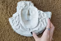 Phát hiện mặt nạ Medusa kỳ lạ tại Sicily cổ đại