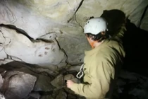 Phát hiện hàng loạt dấu tay cổ của người Maya trong hang động Mexico