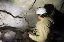 Phát hiện hàng loạt dấu tay cổ của người Maya trong hang động Mexico