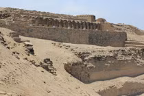 Khai quật ngôi mộ tập thể tiền Inca 1.000 năm tuổi tại Peru