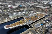 Liệu Nga có còn cứu vãn được tàu sân bay Đô đốc Kuznetsov?