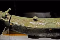 Người nông dân phát hiện 'hố không đáy', mở ra lăng mộ cổ nghìn năm