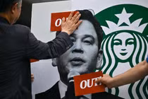 [VIDEO] Starbucks Hàn Quốc yêu cầu nhân viên học lịch sử sau chiến dịch gây tranh cãi