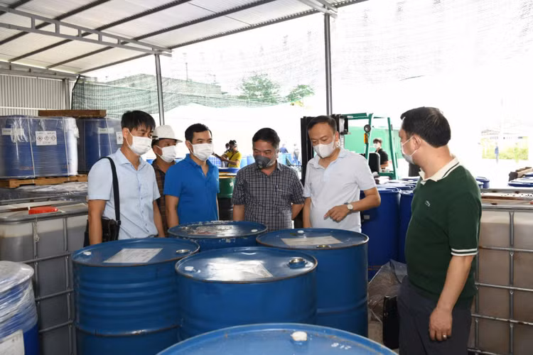 Can canh xuong san xuat ma tuy lon nhat vua bi triet pha-Hinh-13