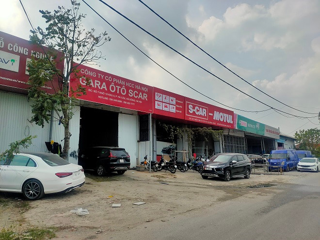 Hàng dãy gara ô tô được dựng lên và đi vào hoạt động.