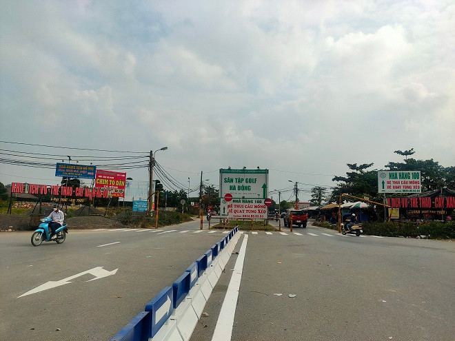 Dự án Công viên thể thao cây xanh quận Hà Đông được UBND tỉnh Hà Tây trước đây phê duyệt xây dựng trên địa bàn phường Hà Cầu và Kiến Hưng có diện tích khoảng 98ha, được UBND TP Hà Nội giao cho quận Hà Đông triển khai xây dựng từ năm 2008.