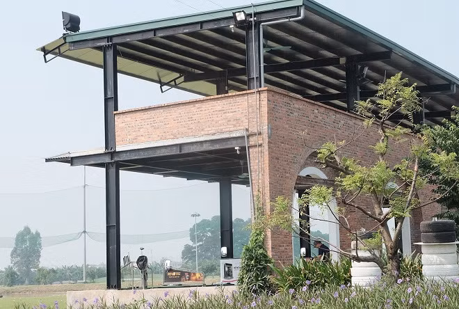 Công trình kiên cố xây dựng trong sân sân tập golf Hà Đông.