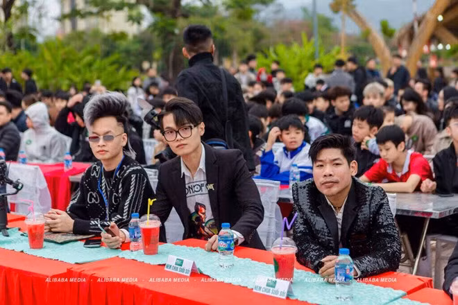 Hoa Binh: Su kien co mat dan TikToker “phan cam” chua duoc cap phep?