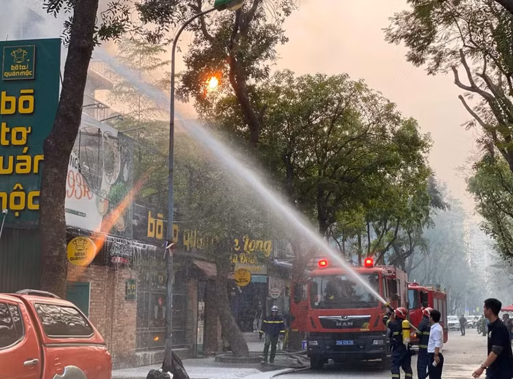 Chay lon tai nha hang bo to quan moc o My Dinh