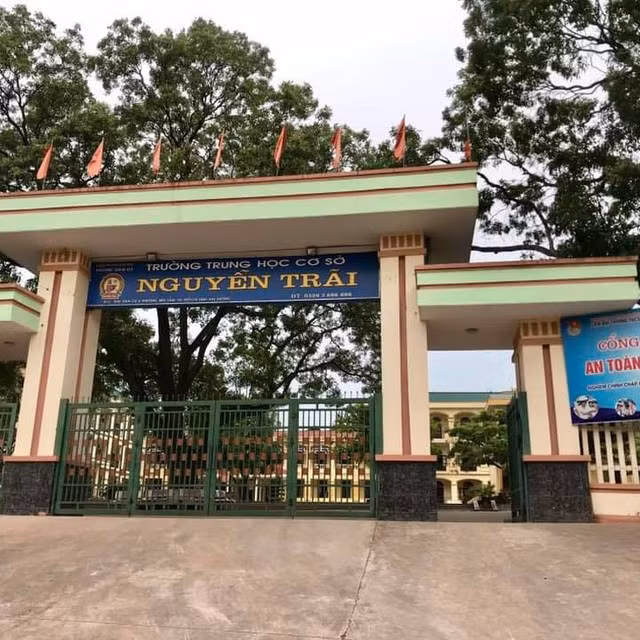 Hải Dương: Trường THCS Nguyễn Trãi bị yêu cầu trả lại những khoản thu chưa đúng Hai Duong: Truong THCS Nguyen Trai bi yeu cau tra lai nhung khoan thu chua dung