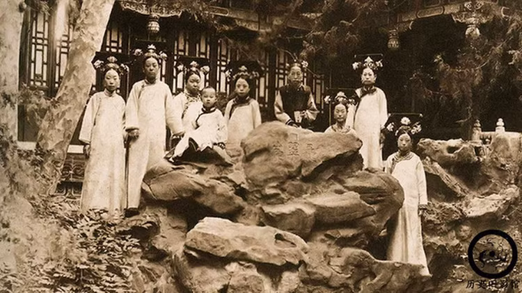 Anh chan thuc ve thai giam, cung nu Trung Quoc xua: Ngo ngang su that!-Hinh-3