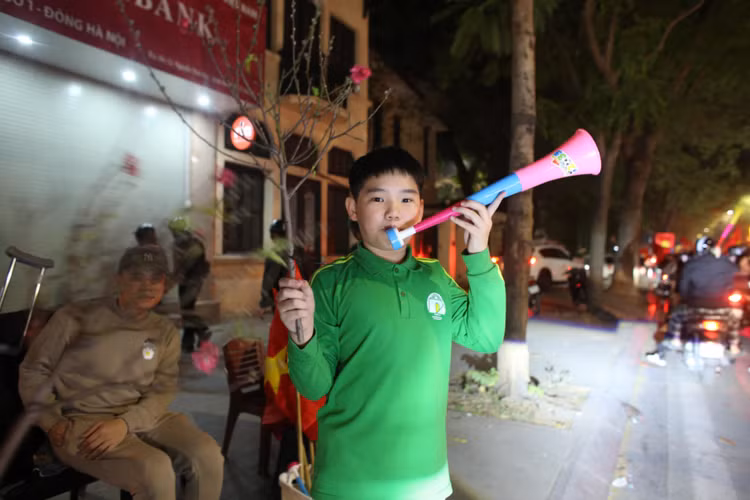 Nguoi dan do bo xuong duong “di bao” nhung khong quen den do-Hinh-4