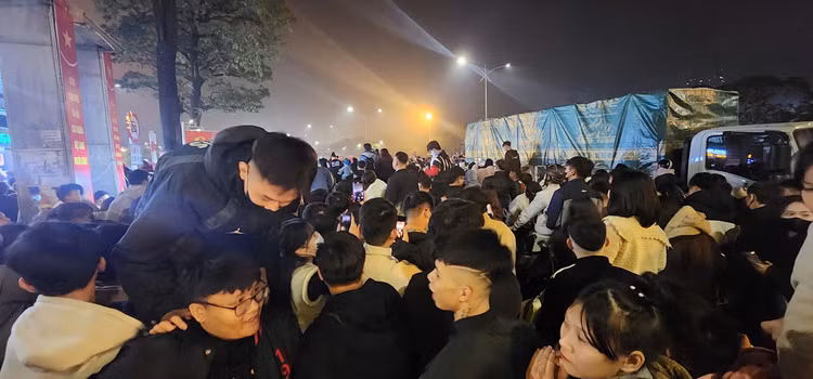 Muon kieu xem ban phao hoa chao 2025 “doc la” o My Dinh-Hinh-7