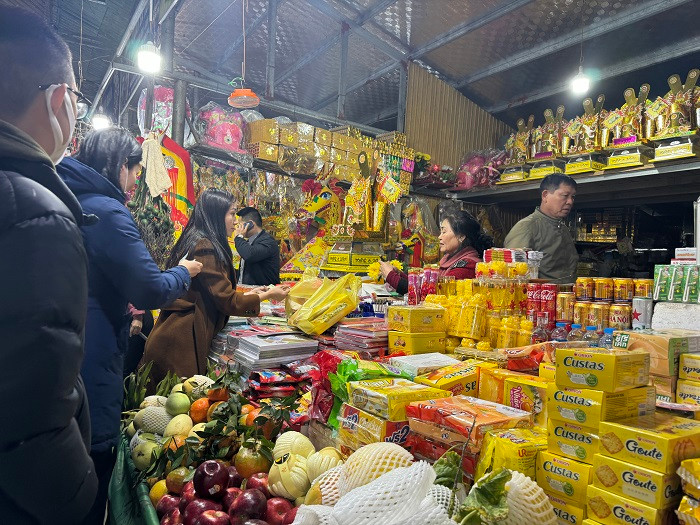 Den Cho Cui don hang nghin du khach dang le dau xuan-Hinh-10