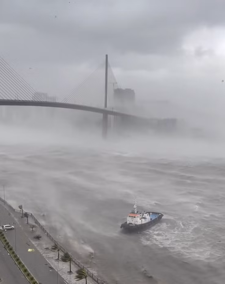 Hinh anh tan hoang o Quang Ninh khi bao so 3 Yagi do bo