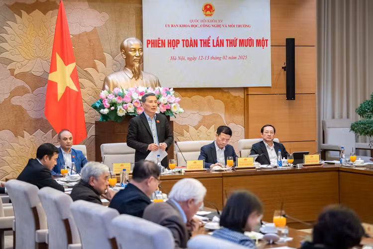 DBQH dong gop y kien thao go vuong mac trong hoat dong KHCN