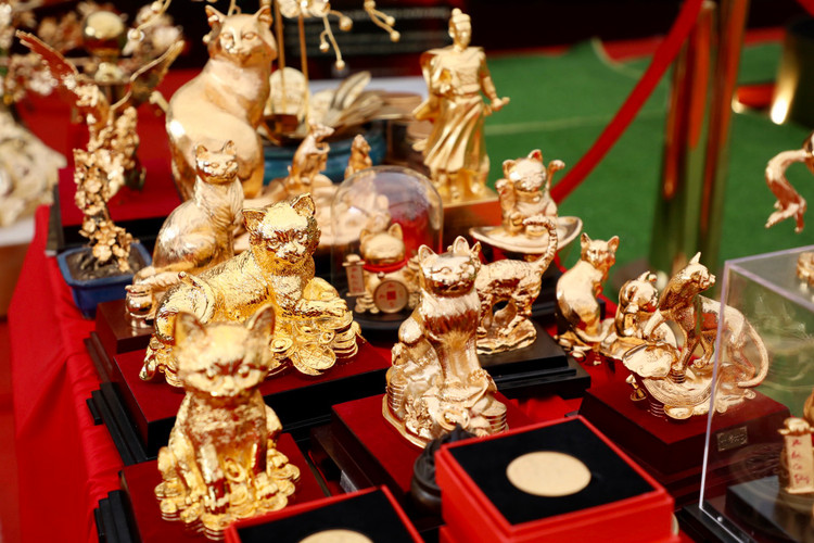 Can canh mai ma vang 24K lon nhat Viet Nam gia gan 6 ti-Hinh-8