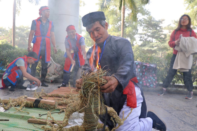 Trai nghiem Tet Viet vung Kinh Bac tai Bao tang Dan toc hoc Viet Nam-Hinh-2