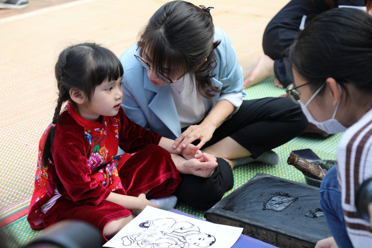 Trai nghiem Tet Viet vung Kinh Bac tai Bao tang Dan toc hoc Viet Nam-Hinh-3