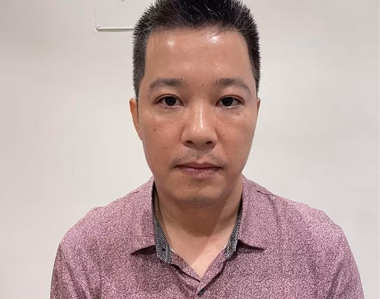 Vu “chuyen bay giai cuu”: Them mot GD bi khoi to do dua hoi lo