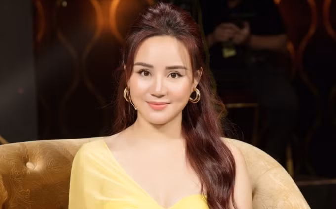 Ca si Vy Oanh lam viec voi cong an: MXH dang lan truyen tin that thiet