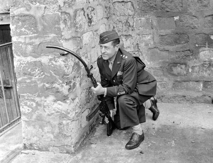 So huu loat sieu vu khi 