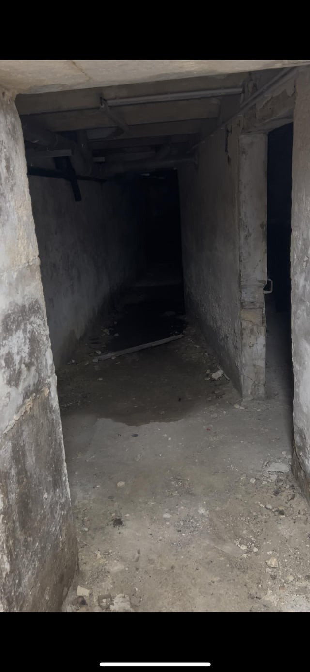 Vo tinh tim thay duong ham bi mat, chu nha nhan 'bao' canh bao-Hinh-3