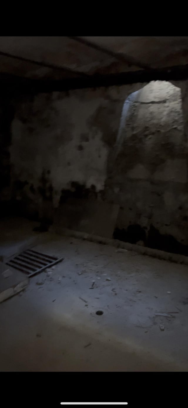 Vo tinh tim thay duong ham bi mat, chu nha nhan 'bao' canh bao-Hinh-4