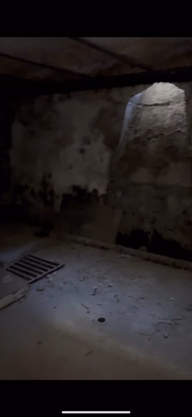 Vo tinh tim thay duong ham bi mat, chu nha nhan 'bao' canh bao-Hinh-4