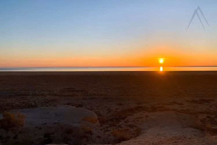 Giai ma ho nuoc khong lo bien thanh sa mac tre nhat hanh tinh-Hinh-10