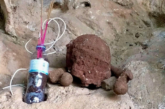 Tin moi ve 18 hop so phat hien trong hang da o Nghe An-Hinh-4