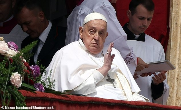 Vì sao thi hài Giáo hoàng được đặt trong 3 lớp quan tài? - Hình 7 Vi sao thi hai Giao hoang duoc dat trong 3 lop quan tai?-Hinh-7