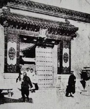 Anh hiem hoang de Pho Nghi bi duoi khoi Tu Cam Thanh-Hinh-6