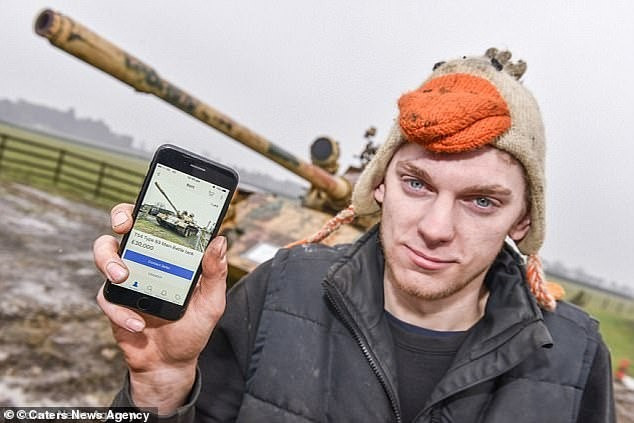 Mua xe tang tren eBay, soc nang thay 5 thoi vang ben trong-Hinh-6