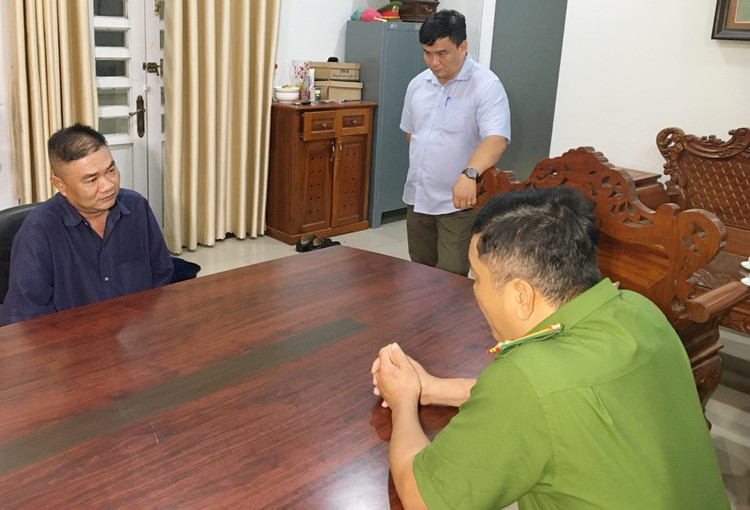 Vu truc loi bao hiem o Dong Nai: Bat khan cap doi tuong lua chay an