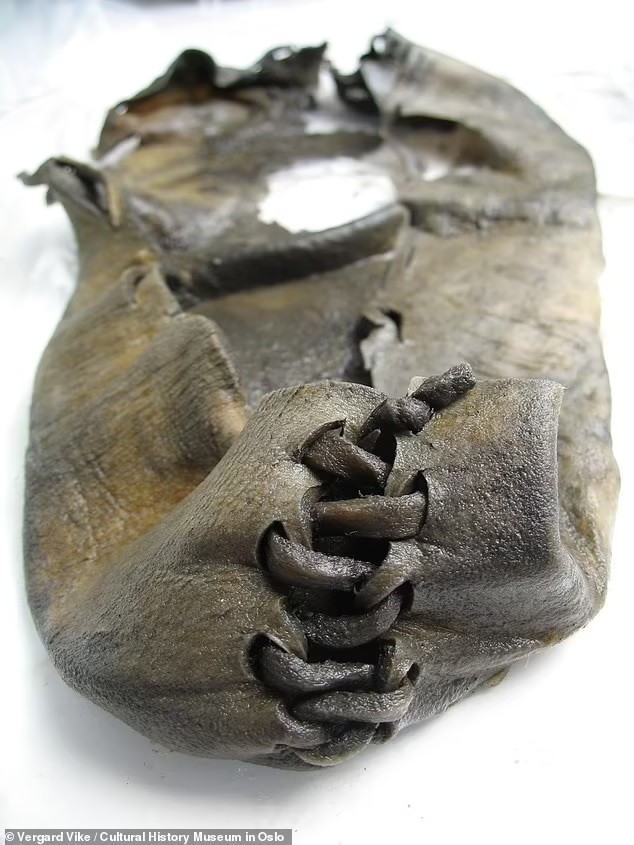 Can canh nhung doi giay co nhat lich su tung duoc khai quat-Hinh-9